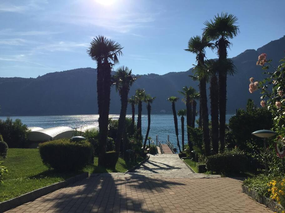 Luganersee, Pool, Strand, Parkplatz, Suite Bissone Bagian luar foto