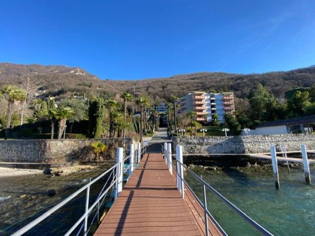 Luganersee, Pool, Strand, Parkplatz, Suite Bissone Bagian luar foto